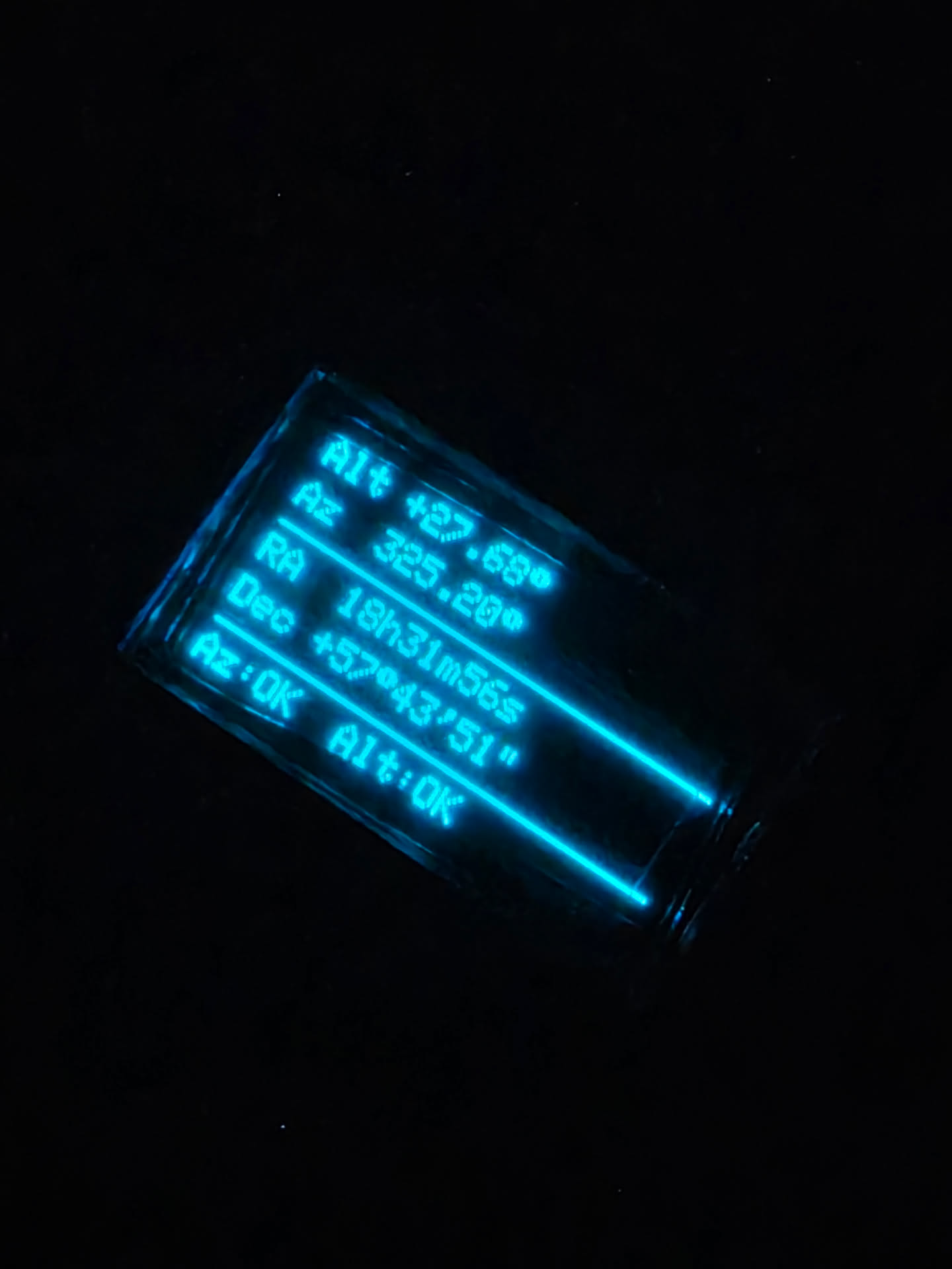 Display showing live coordinates during first use
